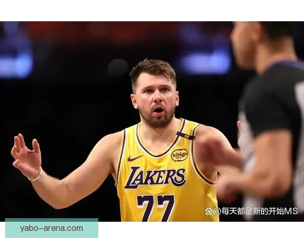 雷迪克称东契奇掌控球队进攻节奏 战术运转以他为核心